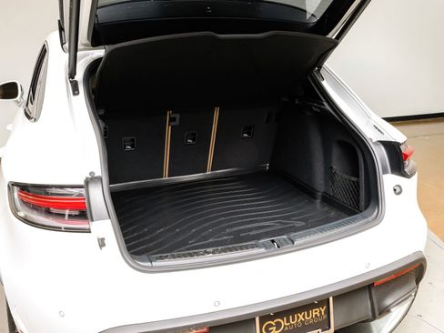 Used 2024 Porsche Macan image 56