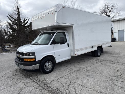 Used 2023 Chevrolet Express 3500 w/ Power Convenience Package image 6