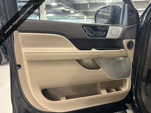 Certified 2023 Lincoln Navigator L Reserve image 9