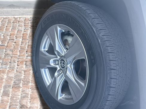 Used 2024 Toyota RAV4 XLE w/ Convenience Package image 14