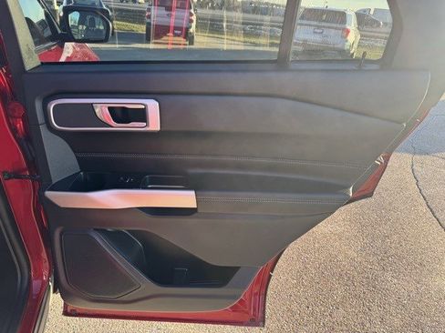 Used 2021 Ford Explorer XLT w/ Equipment Group 202A image 33