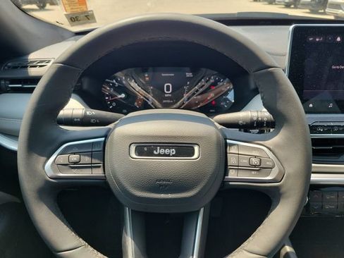 Used 2025 Jeep Compass Limited AWD/4WD image 23