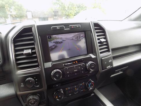 Used 2018 Ford F150 XLT w/ Equipment Group 302A Luxury AWD/4WD image 18