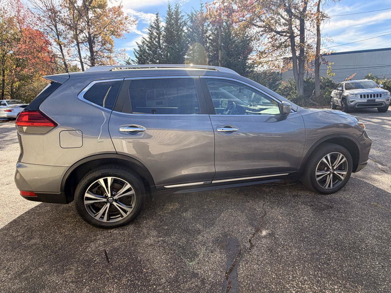 Used 2017 Nissan Rogue SL w/ SL Premium Package AWD/4WD image 8