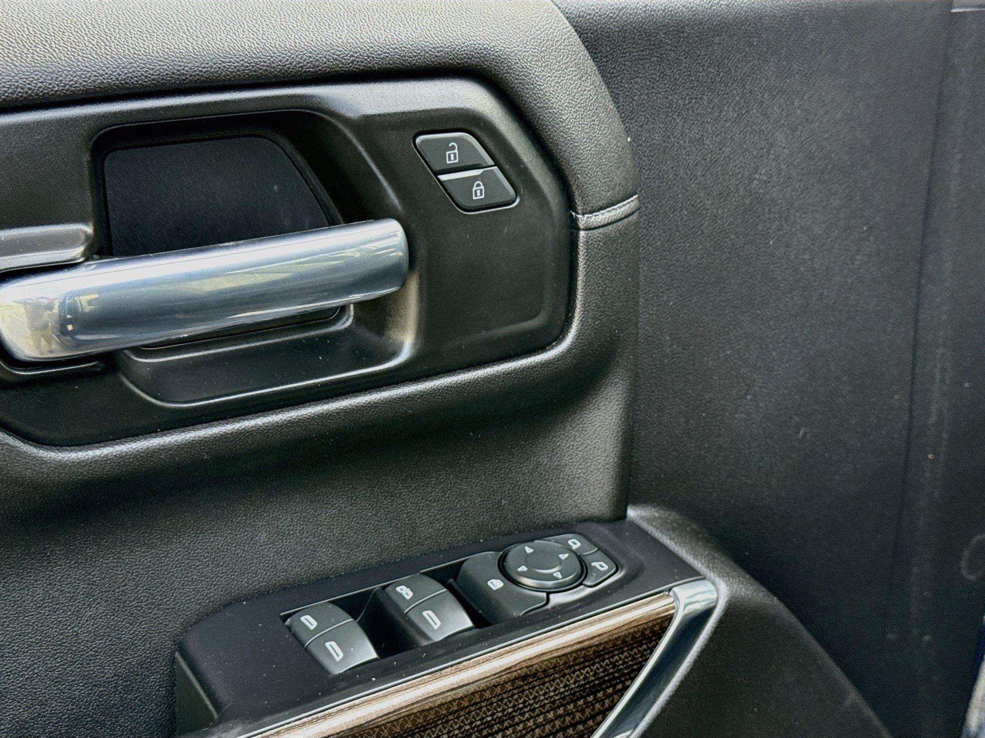 Used 2020 Chevrolet Silverado 1500 RST AWD/4WD image 10