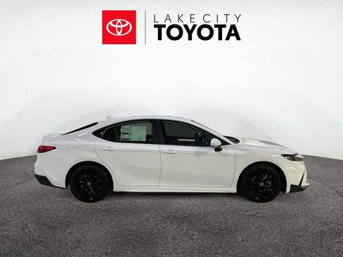 New 2026 Toyota Camry SE image 6