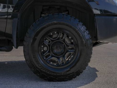 Used 2017 Nissan Titan S RWD image 5