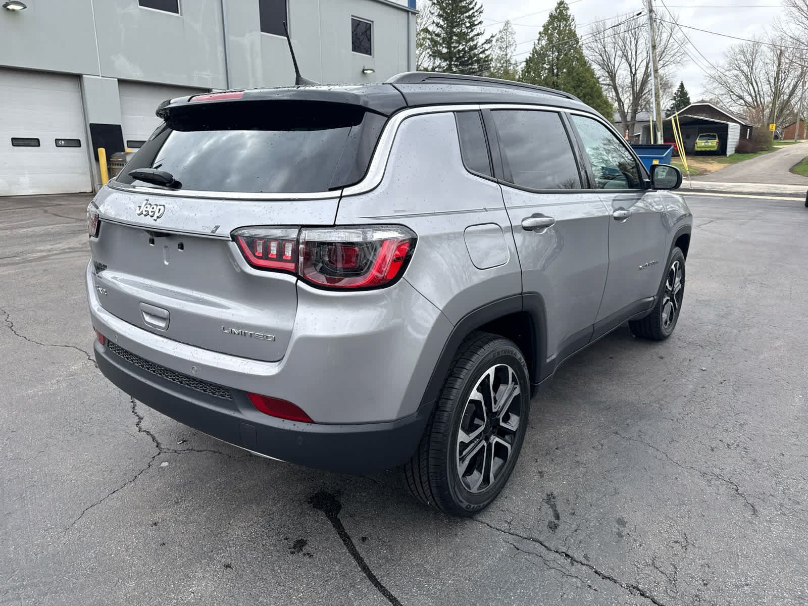 Used 2023 Jeep Compass Limited AWD/4WD image 3