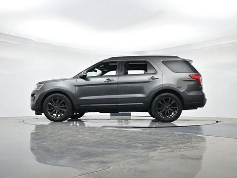 Used 2019 Ford Explorer XLT w/ Equipment Group 202A FWD image 39