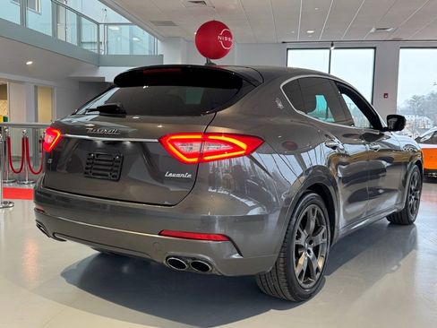 Used 2019 Maserati Levante image 5
