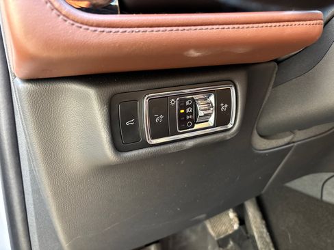 Certified 2025 Lincoln Aviator Reserve w/ Equipment Group 201A image 14