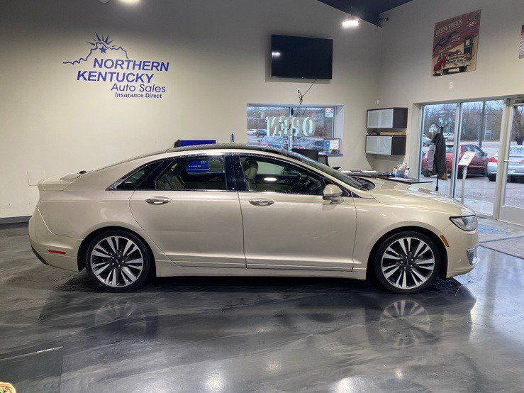 Used 2017 Lincoln MKZ Reserve w/ Climate Package FWD image 2