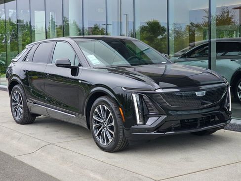 New 2026 Cadillac Lyriq Sport AWD/4WD image 7