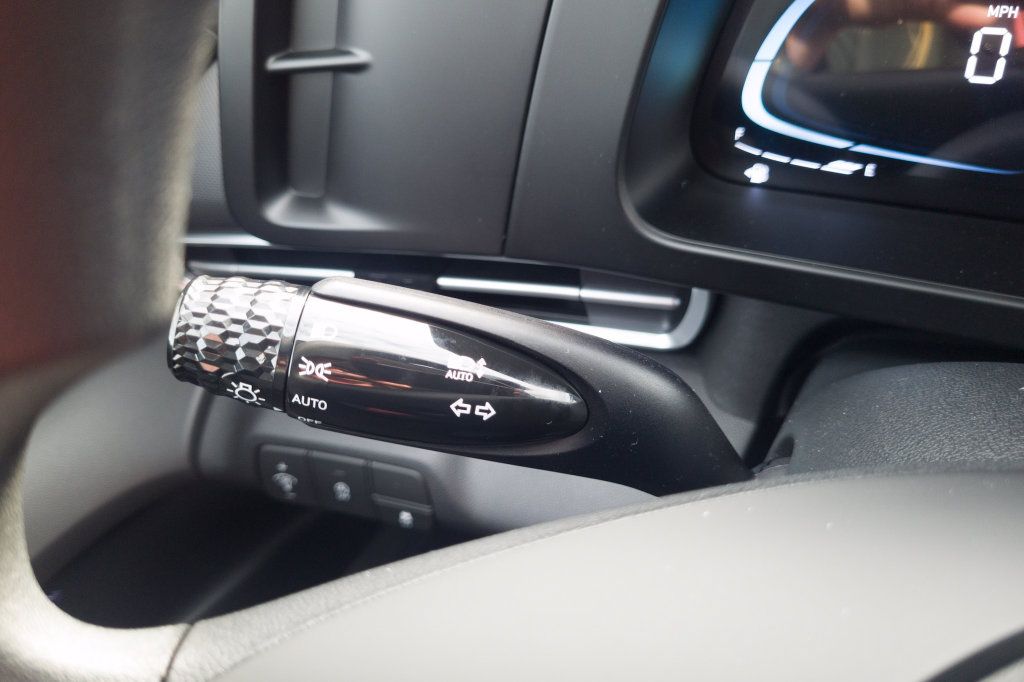 New 2026 Hyundai Elantra SEL Sport FWD image 29