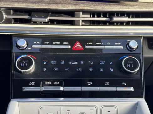 Used 2024 Hyundai Santa Fe Limited image 6