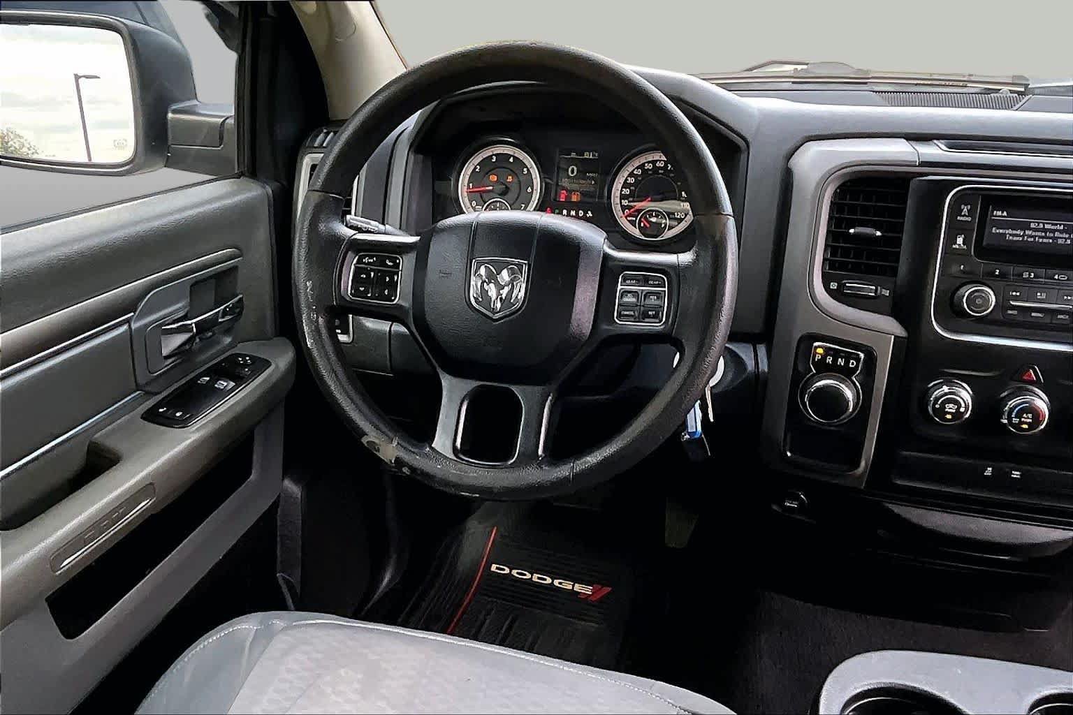 Used 2016 RAM 1500 Express RWD image 5