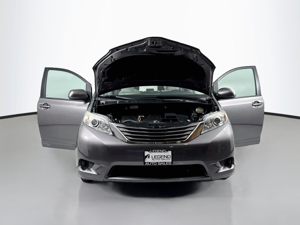 Used 2017 Toyota Sienna LE FWD image 19