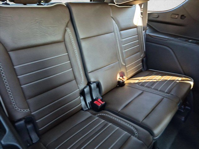 Certified 2025 GMC Yukon Denali Ultimate AWD/4WD image 22