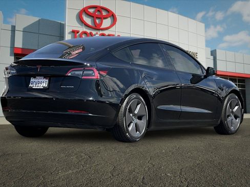 Used 2022 Tesla Model 3 Long Range AWD/4WD image 3