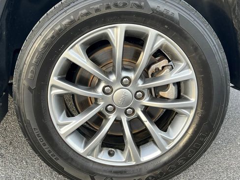 Used 2022 Jeep Cherokee Latitude Lux image 14