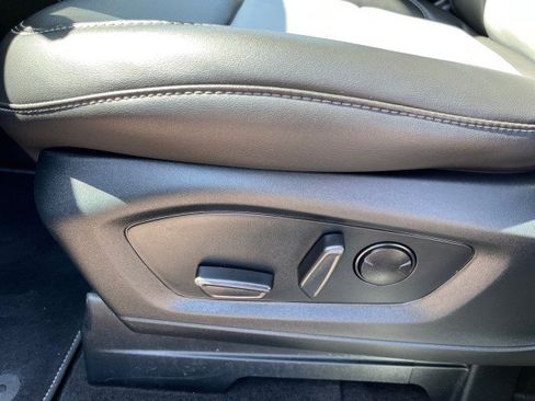 Used 2023 Ford Explorer XLT w/ Equipment Group 202A image 14