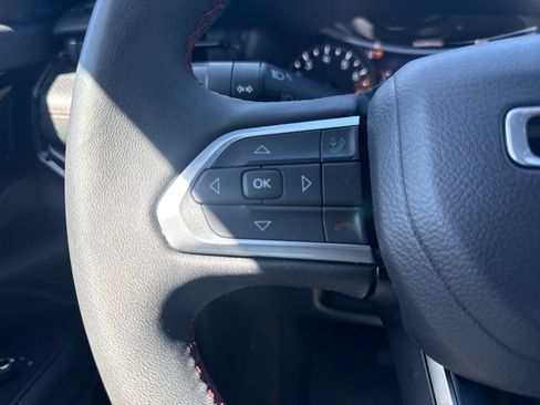 Used 2025 Jeep Compass Trailhawk AWD/4WD image 15