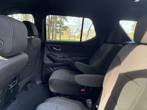 Used 2022 Chevrolet Traverse LT w/ LPO, Floor Liner Package image 22