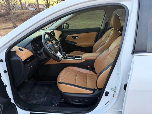 Used 2021 Nissan Sentra SV w/ SV Premium Package image 6