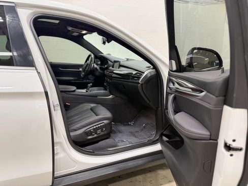 Used 2017 BMW X6 xDrive50i image 29