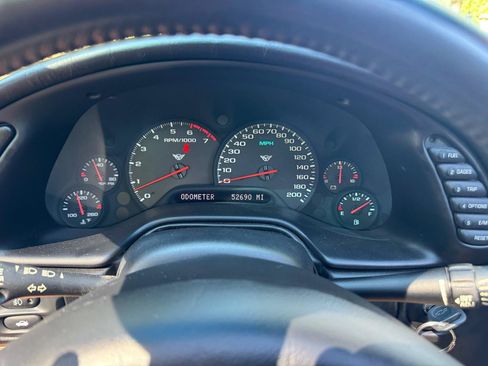 Used 2002 Chevrolet Corvette Coupe w/ Preferred Equipment Group1 RWD image 20
