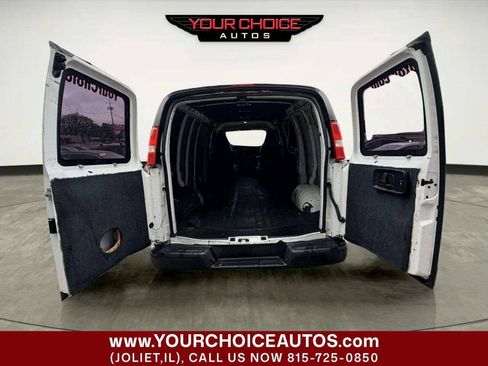 Used 2018 Chevrolet Express 2500 RWD image 5