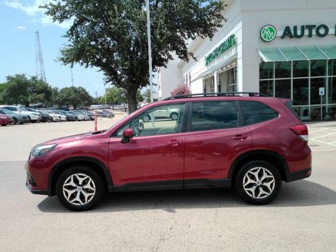 Used 2023 Subaru Forester Premium AWD/4WD image 12