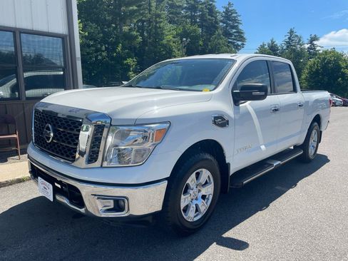 Used 2017 Nissan Titan S AWD/4WD image 1