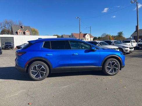 New 2026 Chevrolet Equinox EV LT image 8