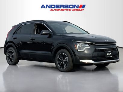 New 2025 Kia Niro LX