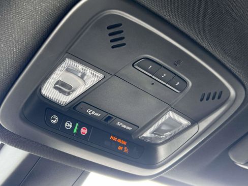 Used 2023 Chevrolet Traverse LT w/ LPO, Floor Liner Package image 32