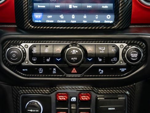 Used 2021 Jeep Wrangler Unlimited Rubicon image 12