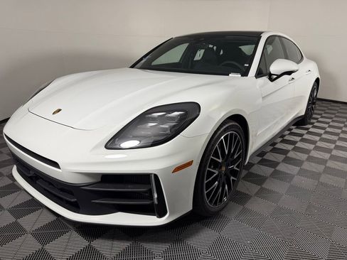 New 2025 Porsche Panamera image 1