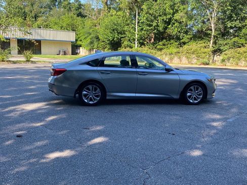 Used 2018 Honda Accord LX image 4