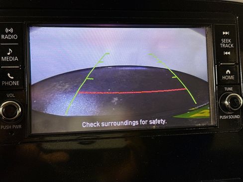 Used 2020 Mitsubishi Outlander ES image 19