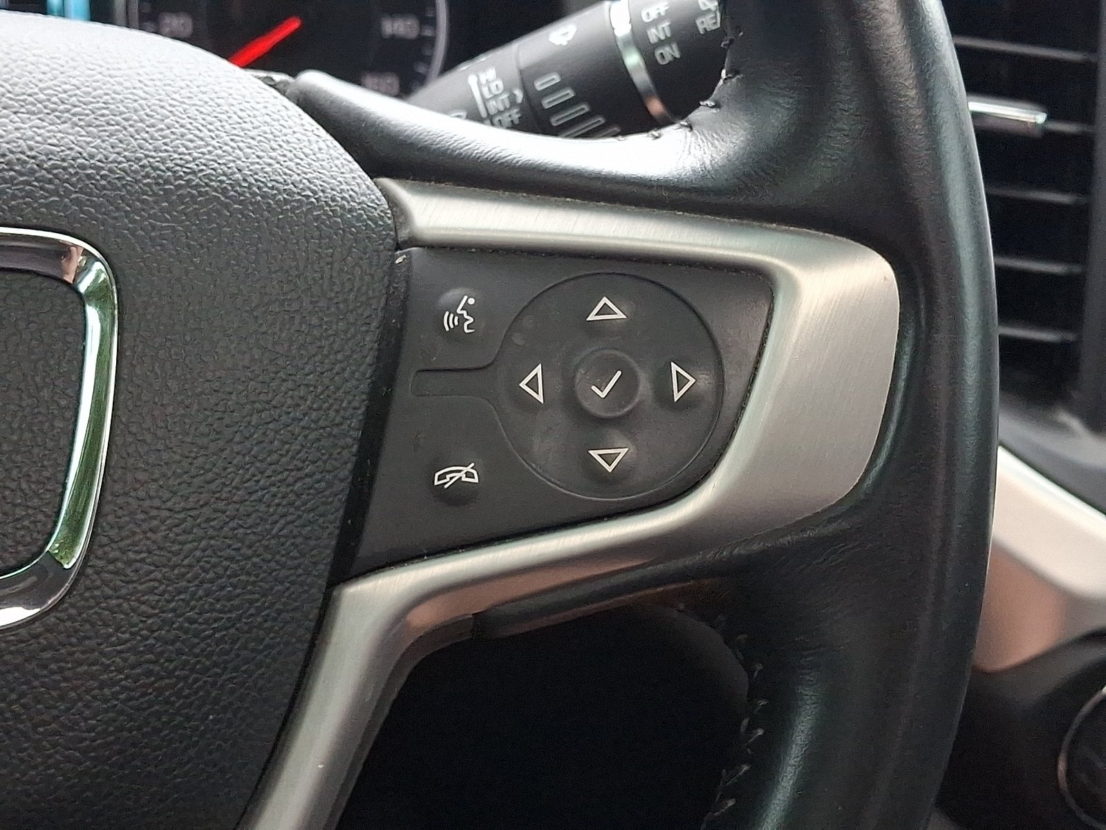 Used 2017 GMC Acadia SLT w/ LPO, Floor Liner Package AWD/4WD image 24