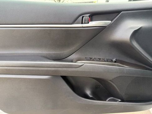 Used 2023 Toyota Camry SE image 13