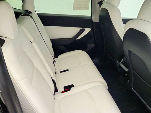 Used 2021 Tesla Model Y Long Range AWD/4WD image 28