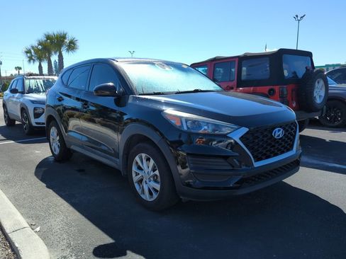 Used 2020 Hyundai Tucson SE image 2