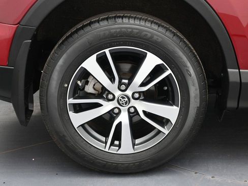 Used 2018 Toyota RAV4 XLE w/ Plus Extra Value Package AWD/4WD image 13