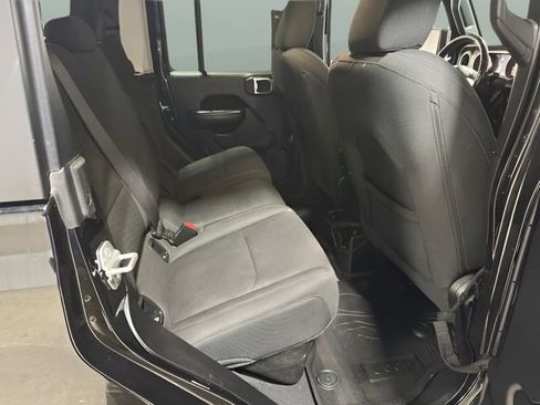 Used 2020 Jeep Gladiator Sport w/ Technology Group AWD/4WD image 30