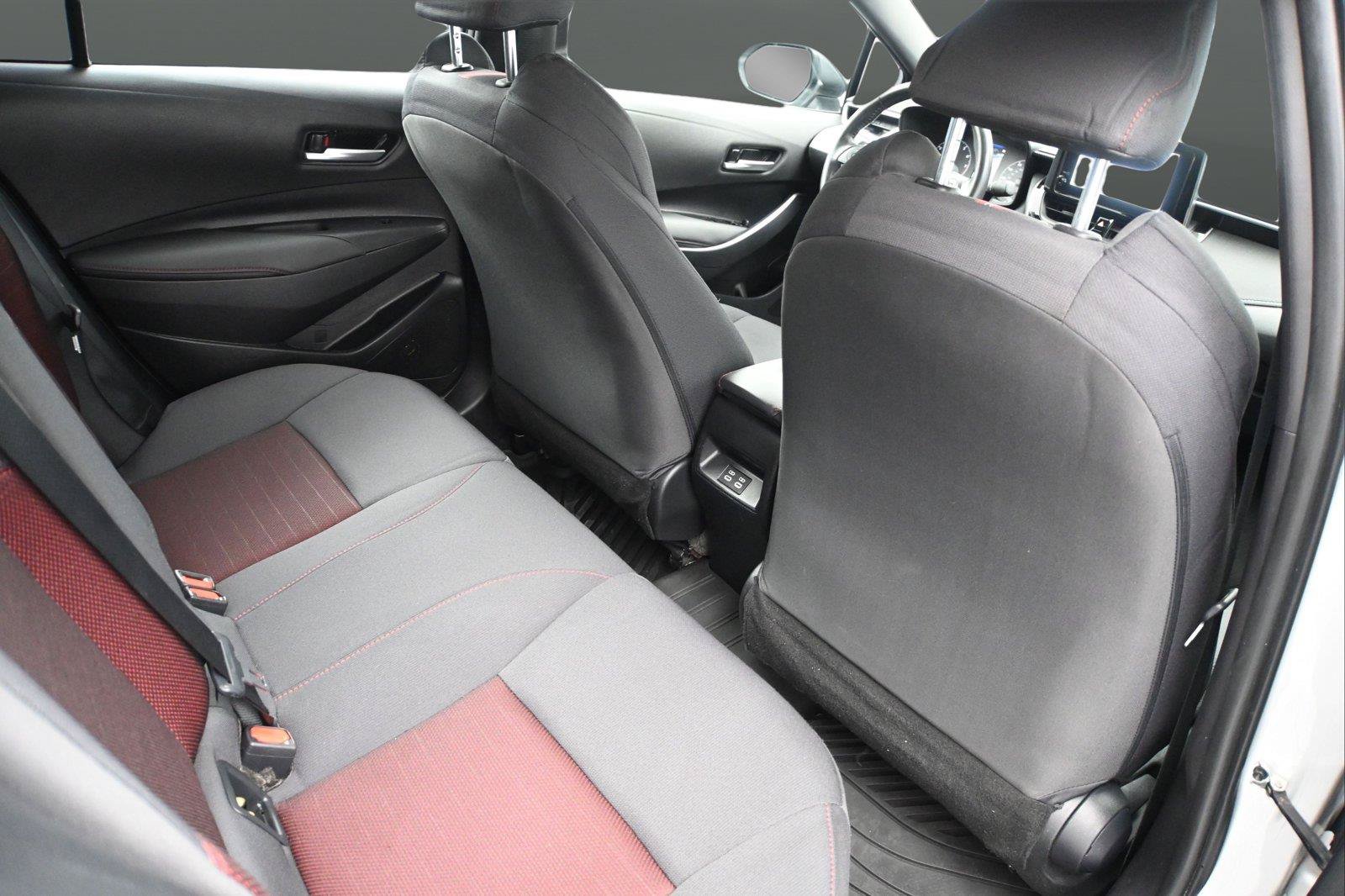 Used 2024 Toyota Corolla SE FWD image 3