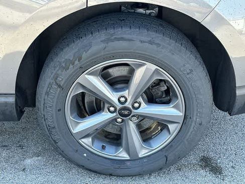 Used 2022 Ford Edge SEL w/ Sport Appearance Package image 5