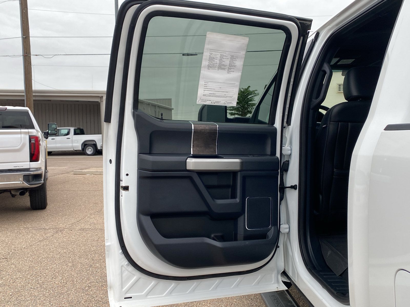 Used 2022 Ford F350 Lariat w/ Lariat Ultimate Package AWD/4WD image 19