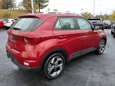 Used 2024 Hyundai Venue SEL image 5
